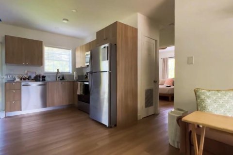 House in North Miami Beach, Florida 3 bedrooms, 93.65 sq.m. № 2013168 - photo 5