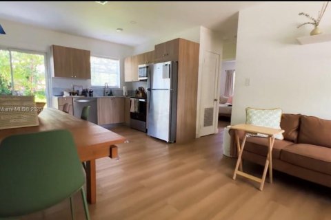 House in North Miami Beach, Florida 3 bedrooms, 93.65 sq.m. № 2013168 - photo 7