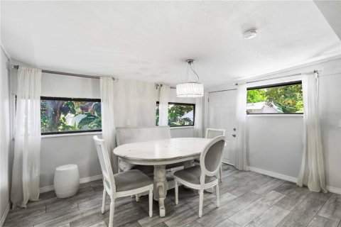 Villa ou maison à vendre à Bradenton, Floride: 4 chambres, 178.37 m2 № 2306046 - photo 6