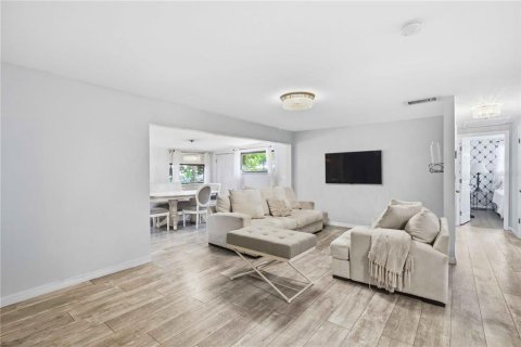 Villa ou maison à vendre à Bradenton, Floride: 4 chambres, 178.37 m2 № 2306046 - photo 5