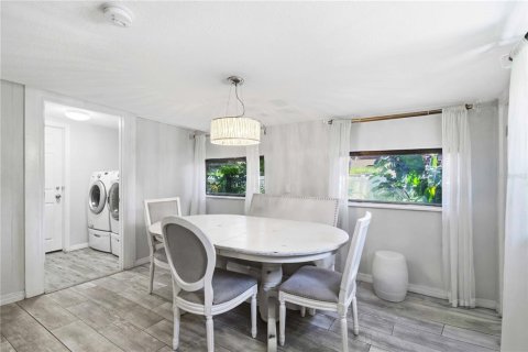 Villa ou maison à vendre à Bradenton, Floride: 4 chambres, 178.37 m2 № 2306046 - photo 7