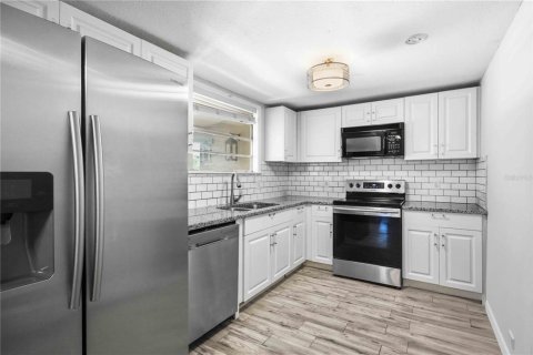 Villa ou maison à vendre à Bradenton, Floride: 4 chambres, 178.37 m2 № 2306046 - photo 9