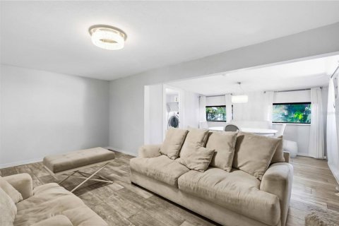 Villa ou maison à vendre à Bradenton, Floride: 4 chambres, 178.37 m2 № 2306046 - photo 11