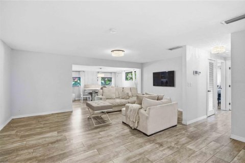 Villa ou maison à vendre à Bradenton, Floride: 4 chambres, 178.37 m2 № 2306046 - photo 12