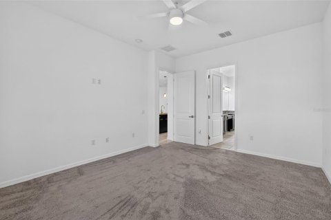 House in Winter Garden, Florida 3 bedrooms, 233.46 sq.m. № 2199685 - photo 16