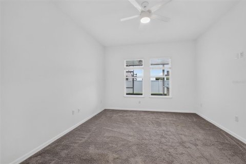 House in Winter Garden, Florida 3 bedrooms, 233.46 sq.m. № 2199685 - photo 15