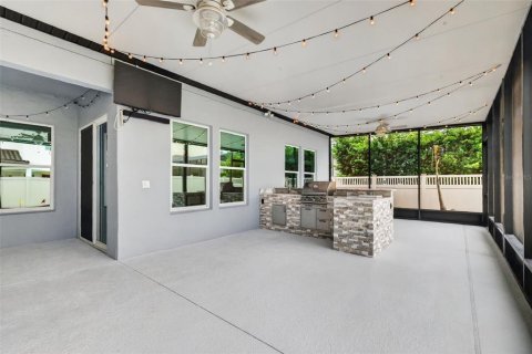 House in Winter Garden, Florida 3 bedrooms, 233.46 sq.m. № 2199685 - photo 30