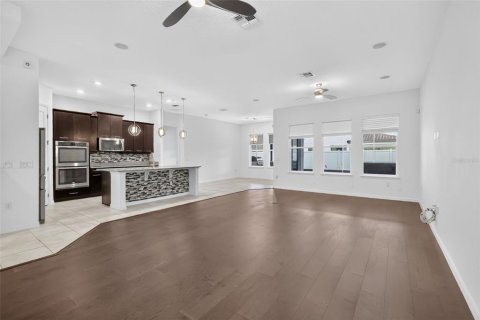 House in Winter Garden, Florida 3 bedrooms, 233.46 sq.m. № 2199685 - photo 7