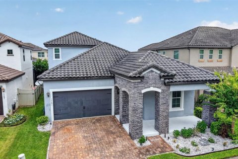 House in Winter Garden, Florida 3 bedrooms, 233.46 sq.m. № 2199685 - photo 2