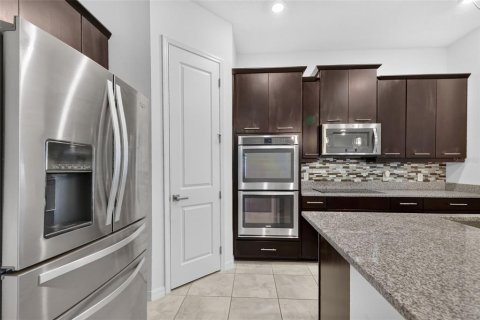 House in Winter Garden, Florida 3 bedrooms, 233.46 sq.m. № 2199685 - photo 9