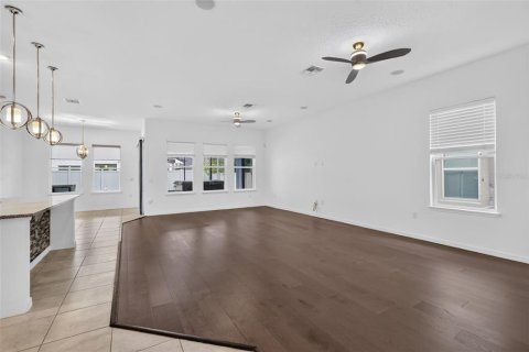 House in Winter Garden, Florida 3 bedrooms, 233.46 sq.m. № 2199685 - photo 6