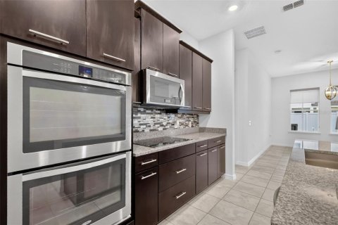 House in Winter Garden, Florida 3 bedrooms, 233.46 sq.m. № 2199685 - photo 10
