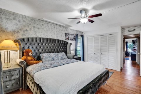 House in Tamarac, Florida 3 bedrooms, 160.44 sq.m. № 1850664 - photo 15