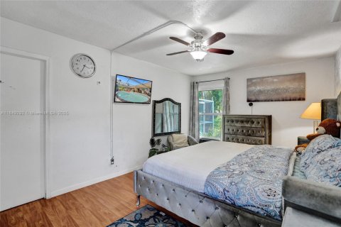 House in Tamarac, Florida 3 bedrooms, 160.44 sq.m. № 1850664 - photo 16