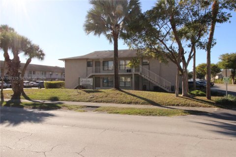 Снять в аренду кондоминиум в Майами, Флорида 2 спальни, 71.35м2, № 1995141 - фото 2