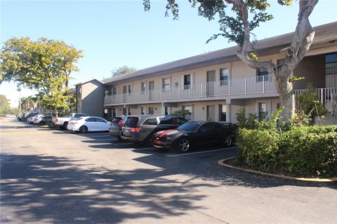 Снять в аренду кондоминиум в Майами, Флорида 2 спальни, 71.35м2, № 1995141 - фото 1