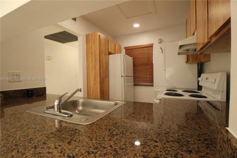 Снять в аренду кондоминиум в Майами, Флорида 2 спальни, 71.35м2, № 1995141 - фото 6