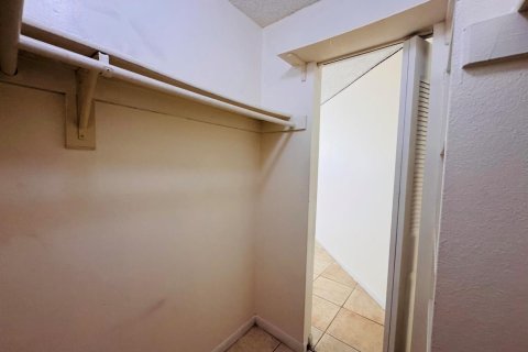 Copropriété à louer à West Palm Beach, Floride: 2 chambres, 78.97 m2 № 2261996 - photo 30