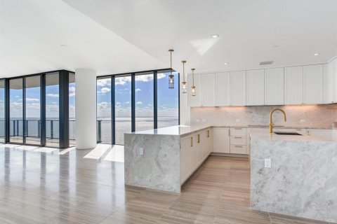 Condo in Tampa, Florida, 3 bedrooms  № 1444020 - photo 8