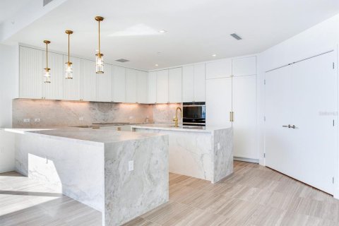 Condo in Tampa, Florida, 3 bedrooms  № 1444020 - photo 6