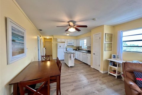 House in Placida, Florida 2 bedrooms, 89.19 sq.m. № 1525683 - photo 23