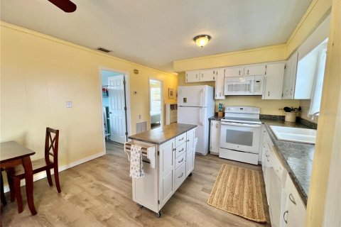 House in Placida, Florida 2 bedrooms, 89.19 sq.m. № 1525683 - photo 25