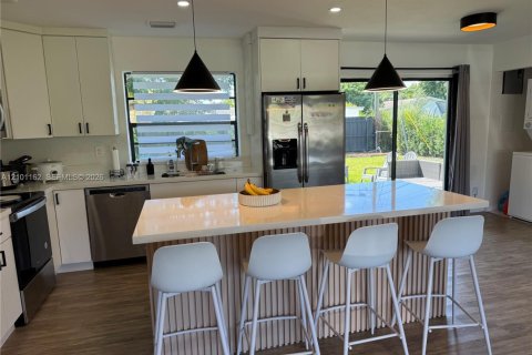 House in Miami, Florida 3 bedrooms, 91.79 sq.m. № 2401348 - photo 9