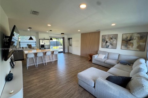 House in Miami, Florida 3 bedrooms, 91.79 sq.m. № 2401348 - photo 5