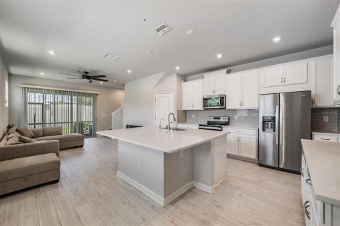 Adosado en venta en Lutz, Florida, 3 dormitorios, 154.87 m2 № 2239031 - foto 2