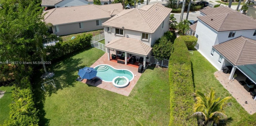 Villa ou maison à Weston, Floride 4 chambres, 193.98 m2 № 1752044