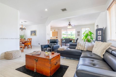 Villa ou maison à vendre à Weston, Floride: 4 chambres, 193.98 m2 № 1752044 - photo 4