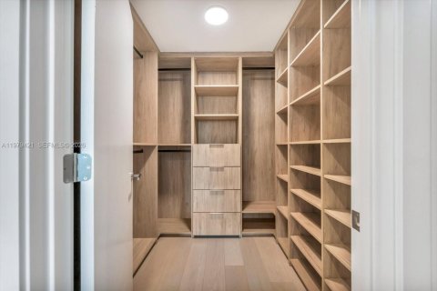 Купить кондоминиум в Бэл-Харбор, Флорида 3 спальни, 170.01м2, № 2043522 - фото 18