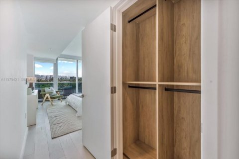 Купить кондоминиум в Бэл-Харбор, Флорида 3 спальни, 170.01м2, № 2043522 - фото 17