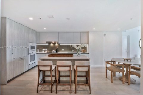 Купить кондоминиум в Бэл-Харбор, Флорида 3 спальни, 170.01м2, № 2043522 - фото 11