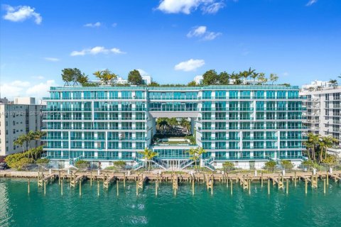 Кондоминиум с 3 спальнями в Бэл-Харбор, Флорида № 2043522