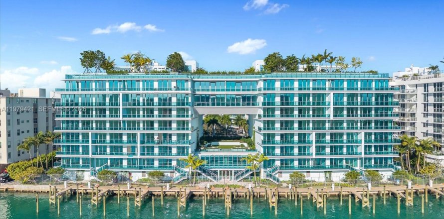 Кондоминиум с 3 спальнями в Бэл-Харбор, Флорида № 2043522