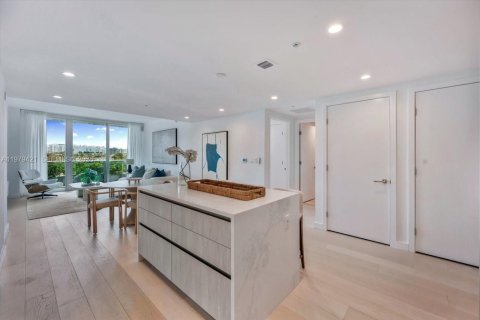 Купить кондоминиум в Бэл-Харбор, Флорида 3 спальни, 170.01м2, № 2043522 - фото 12