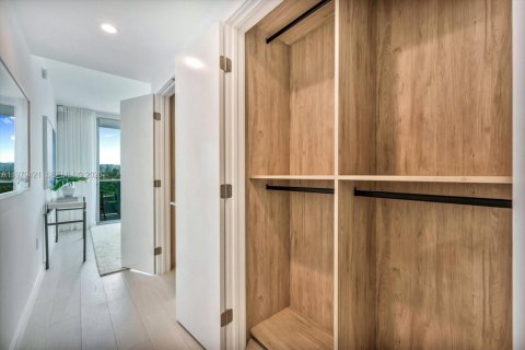 Купить кондоминиум в Бэл-Харбор, Флорида 3 спальни, 170.01м2, № 2043522 - фото 26