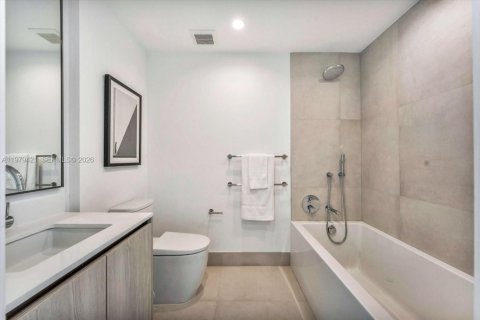 Купить кондоминиум в Бэл-Харбор, Флорида 3 спальни, 170.01м2, № 2043522 - фото 29