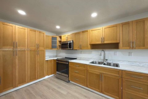 Apartment in Plantation, Florida 2 bedrooms, 89.19 sq.m. № 1994358 - photo 13