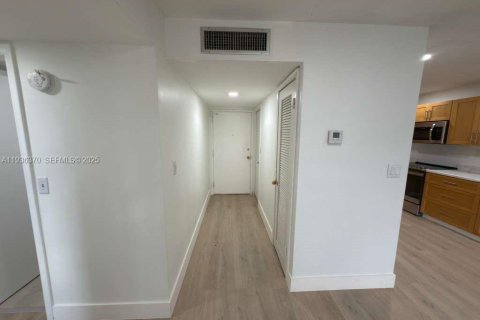 Apartment in Plantation, Florida 2 bedrooms, 89.19 sq.m. № 1994358 - photo 20