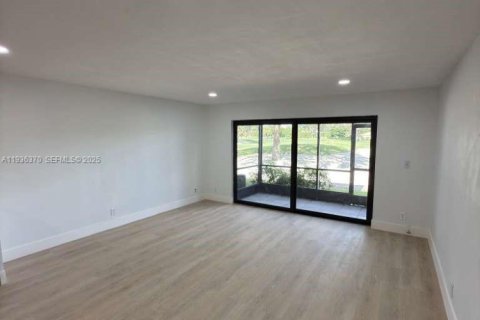 Apartment in Plantation, Florida 2 bedrooms, 89.19 sq.m. № 1994358 - photo 9