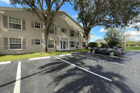 Apartment in Plantation, Florida 2 bedrooms, 89.19 sq.m. № 1994358 - photo 4