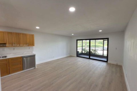 Apartment in Plantation, Florida 2 bedrooms, 89.19 sq.m. № 1994358 - photo 12