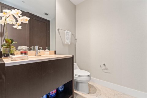 Condominio en venta en Sunny Isles Beach, Florida, 3 dormitorios, 280.19 m2 № 1992396 - foto 27