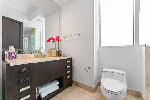 Condominio en venta en Sunny Isles Beach, Florida, 3 dormitorios, 280.19 m2 № 1992396 - foto 28