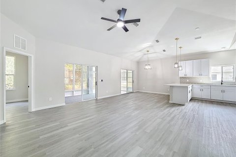 House in Ocala, Florida 3 bedrooms, 140.65 sq.m. № 2131473 - photo 11