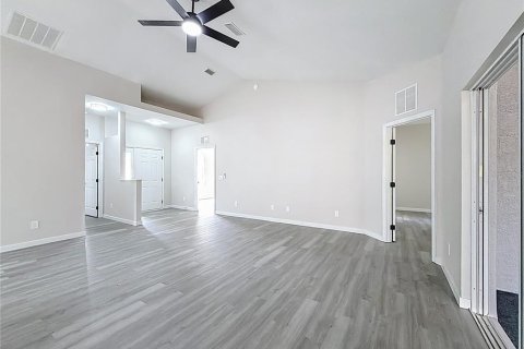 House in Ocala, Florida 3 bedrooms, 140.65 sq.m. № 2131473 - photo 14