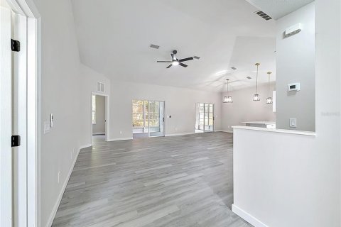 House in Ocala, Florida 3 bedrooms, 140.65 sq.m. № 2131473 - photo 9