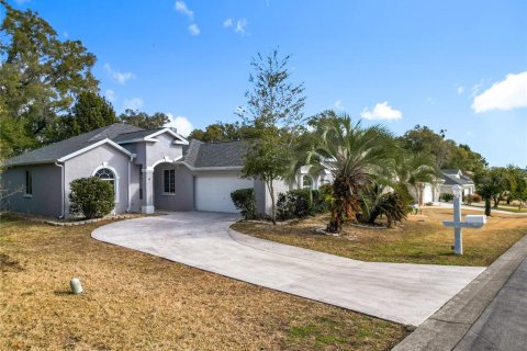 House in Ocala, Florida 3 bedrooms, 140.65 sq.m. № 2131473 - photo 2